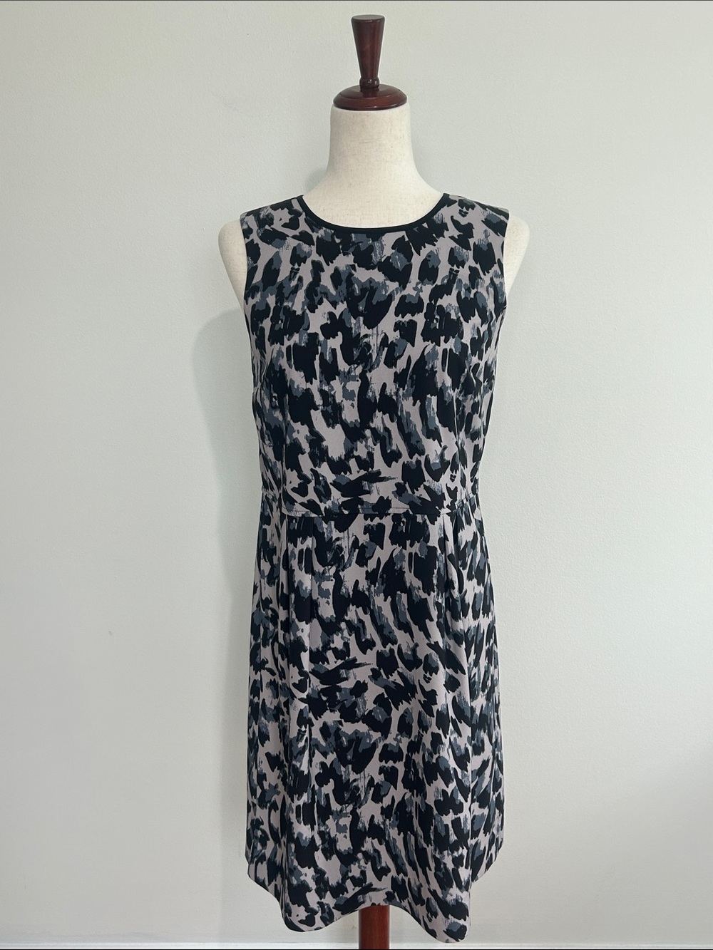 LOFT Black and Gray Abstract‎ Print Sleeveless Dress Size 8 EUC